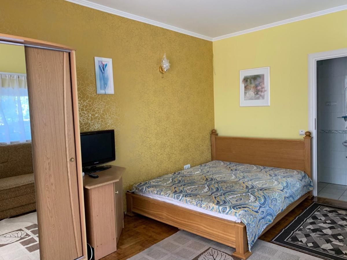 Комфортабельный Коттедж Bed & Breakfast Svityaz' Exterior photo